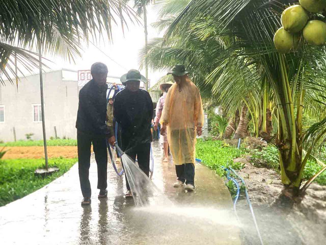Cựu chiến binh s&aacute;ng chế m&aacute;y ch&agrave; rong gi&uacute;p người d&acirc;n đi lại an to&agrave;n - Ảnh 2.
