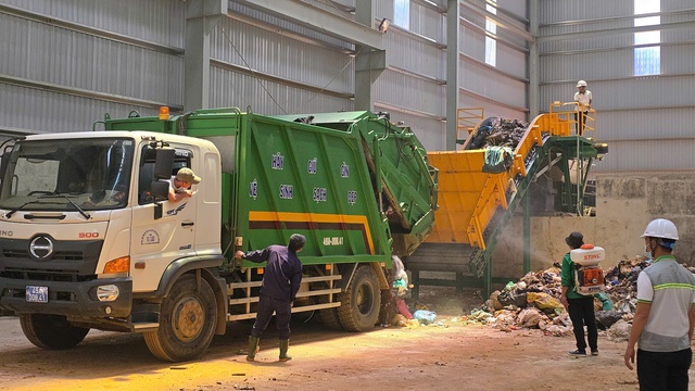 Rác sinh hoạt chất đống dọc quốc lộ 20 tại Lâm Đồng: Nguyên nhân và giải pháp - Ảnh 5. Rác sinh hoạt chất đống dọc quốc lộ 20 tại Lâm Đồng: Nguyên nhân và giải pháp - Ảnh 5.