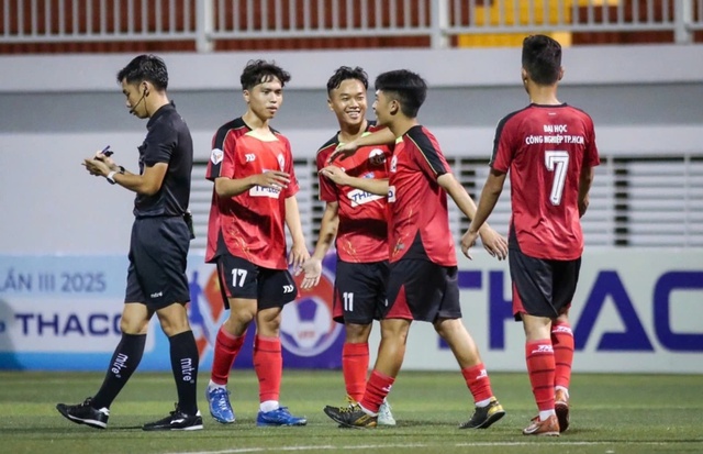 Trường ĐH C&ocirc;ng nghiệp TP.HCM &ndash; Trường ĐH Cảnh s&aacute;t nh&acirc;n d&acirc;n: 2 sắc th&aacute;i đối lập - Ảnh 2.