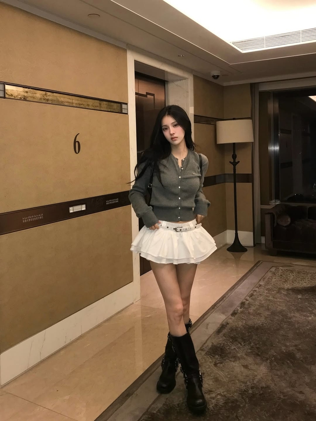 Cardigan và chân váy ngắn - bản phối ngọt ngào, đầy phóng khoáng - Ảnh 5.