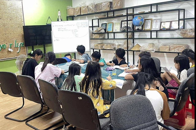 Lớp học miễn ph&iacute; cho con em l&agrave;ng nghề lục b&igrave;nh - Ảnh 2.