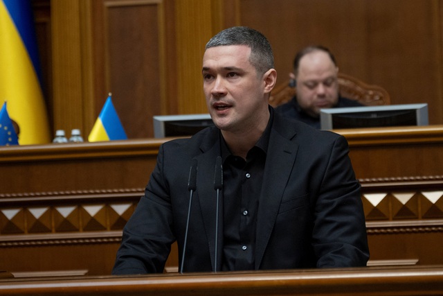 Bộ trưởng quốc ph&ograve;ng Ukraine 35 tuổi Mykhailo Fedorov v&agrave; cam kết đổi mới s&aacute;ng tạo - Ảnh 1.