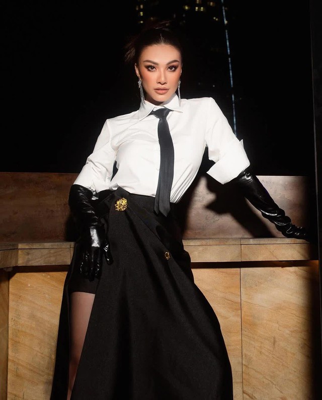 Từ công sở đến tiệc tối, diện cà vạt nữ chuẩn sành điệu - Ảnh 3.