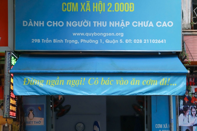 Những bảng hiệu với lời nhắn giản dị, ấm l&ograve;ng người qua đường - Ảnh 1.