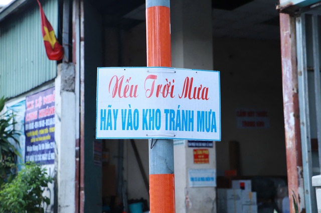 Những bảng hiệu với lời nhắn giản dị, ấm l&ograve;ng người qua đường - Ảnh 4.