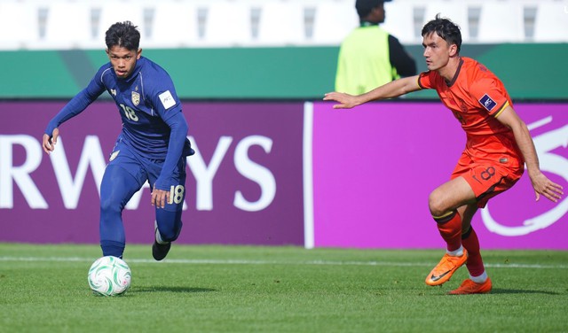 U.23 Thái Lan bị loại vì không thắng Trung Quốc, Úc giật vé đi tiếp khó tin: Đủ 8 đội vào tứ kết- Ảnh 1. U.23 Thái Lan bị loại vì không thắng Trung Quốc, Úc giật vé đi tiếp khó tin: Đủ 8 đội vào tứ kết- Ảnh 1.