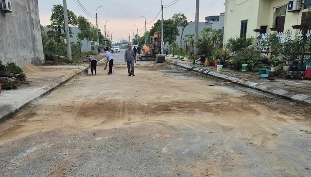 Vụ x&acirc;y tường chắn ngang đường ở Nga Sơn: Đồng &yacute; đền b&ugrave; đất cho d&acirc;n - Ảnh 2.