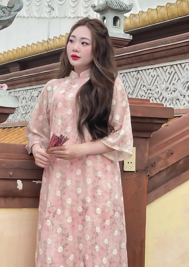 Dịch vụ cho thu&ecirc; &aacute;o d&agrave;i đắt kh&aacute;ch dịp cuối năm - Ảnh 3.