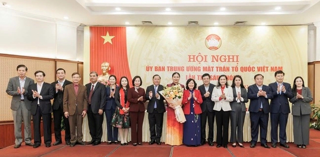 Bà Hà Thị Nga giữ chức Phó chủ tịch, Tổng thư ký MTTQ Việt Nam- Ảnh 2. Bà Hà Thị Nga giữ chức Phó chủ tịch, Tổng thư ký MTTQ Việt Nam- Ảnh 2.