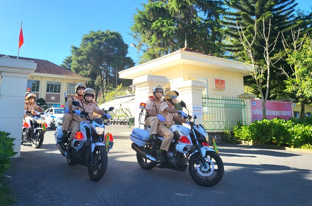 CSGT L&acirc;m Đồng: K&eacute;o giảm người chết do TNGT l&agrave; 'chỉ ti&ecirc;u hạnh ph&uacute;c' - Ảnh 1.