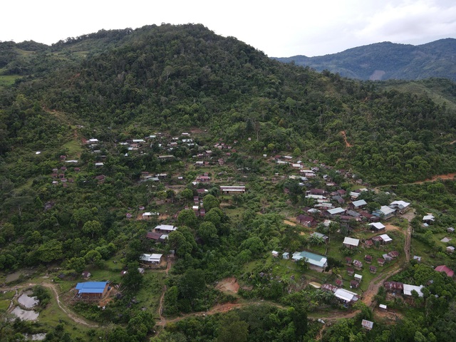 Quảng Ng&atilde;i: Băng rừng, vượt suối để đưa điện về Tu Th&ocirc;n- Ảnh 1.