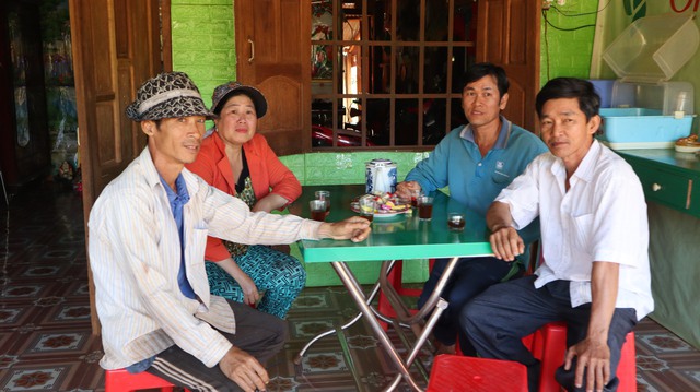 &Ocirc;ng Dũng khuyết tật đội nắng v&aacute; đường ở Đồng Nai, c&oacute; tiền cũng kh&ocirc;ng l&agrave;m được- Ảnh 1.