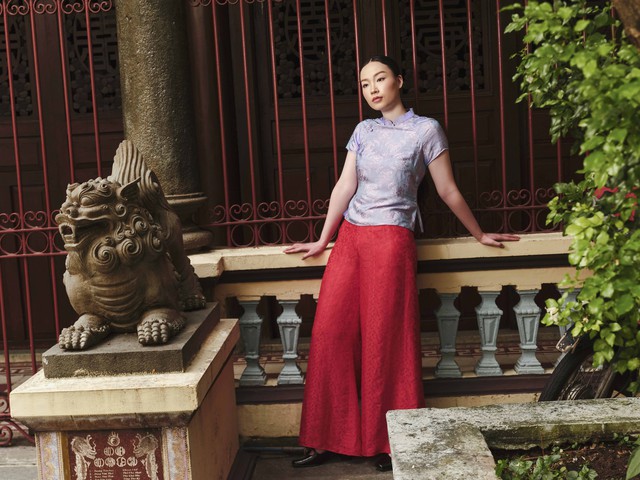 Áo dài, lụa tơ tằm và nhịp sống hiện đại mùa tết 2026 Áo dài, lụa tơ tằm và nhịp sống hiện đại - Ảnh 11.