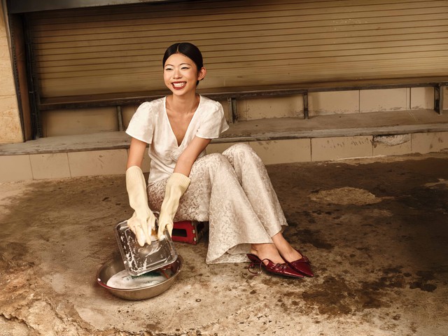 Áo dài, lụa tơ tằm và nhịp sống hiện đại mùa tết 2026 Áo dài, lụa tơ tằm và nhịp sống hiện đại - Ảnh 12.