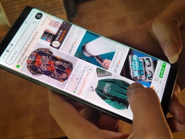 H&agrave;ng h&oacute;a tăng gi&aacute;, n&ecirc;n mua b&ecirc;n ngo&agrave;i hay mua tr&ecirc;n s&agrave;n?- Ảnh 1.