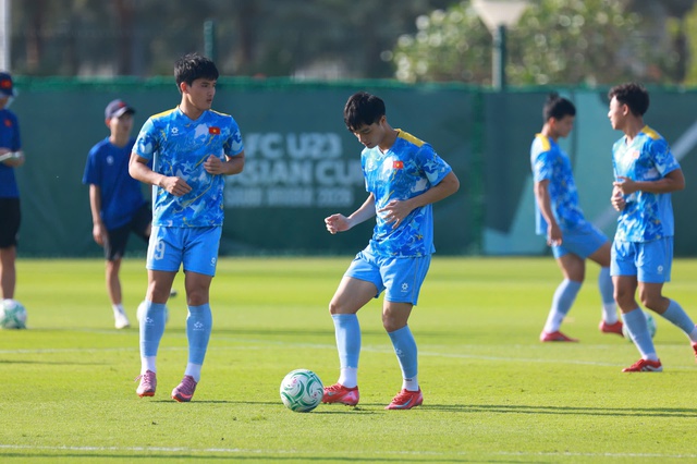 Đ&igrave;nh Bắc v&agrave; Văn Thuận - hai ng&ocirc;i sao tấn c&ocirc;ng U.23 Việt Nam phải tập ri&ecirc;ng- Ảnh 3.