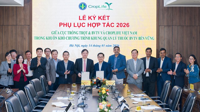 CropLife Việt Nam th&uacute;c đẩy sử dụng thuốc BVTV sinh học, c&ocirc;ng nghệ phun thuốc bằng drone - Ảnh 1.