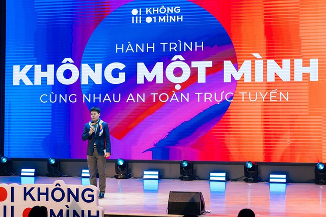 PVcomBank kh&eacute;p lại h&agrave;nh tr&igrave;nh Chiến dịch 'Kh&ocirc;ng Một M&igrave;nh - C&ugrave;ng nhau an to&agrave;n trực tuyến' - Ảnh 2.