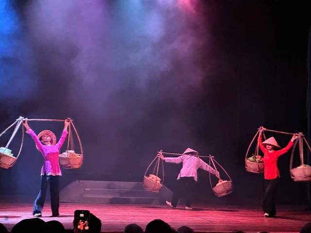 'Gánh hát cù lao' và 'Thi thơ' giành giải cao nhất nghệ thuật múa TPHCM 2025- Ảnh 2. 'Gánh hát cù lao' và 'Thi thơ' giành giải cao nhất nghệ thuật múa TPHCM 2025- Ảnh 2.