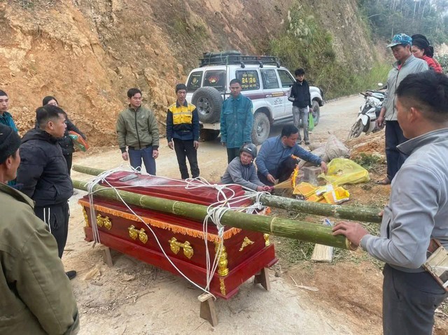 Dậy s&oacute;ng vụ đưa hai thi thể từ Quảng - Tuy&ecirc;n Quang với gi&aacute; gần 200 triệu   - Ảnh 2.