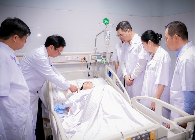 Nữ điều dưỡng nguyễn th&ugrave;y Trang dũng cảm trở lại nghề sau biến cố kinh ho&agrave;ng - Ảnh 2.