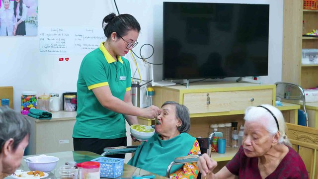 Người gi&agrave; v&agrave; dưỡng l&atilde;o: Ngăn ngừa bạo h&agrave;nh - Ảnh 2.