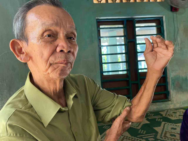 Những c&acirc;u chuyện thời hoa lửa: Chuyện t&igrave;nh ph&iacute;a sau cuộc chiến - Ảnh 2.