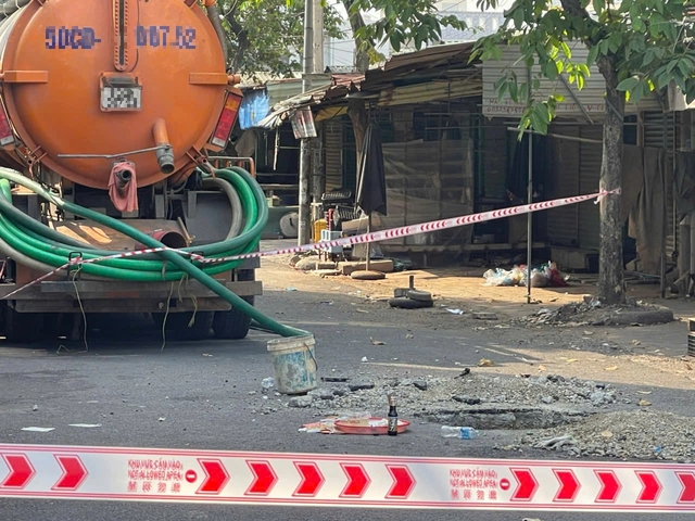 2 công nhân tử vong khi nạo vét cống ở TP.HCM, nghi do ngạt khí- Ảnh 1. 2 công nhân tử vong khi nạo vét cống ở TP.HCM, nghi do ngạt khí- Ảnh 1.