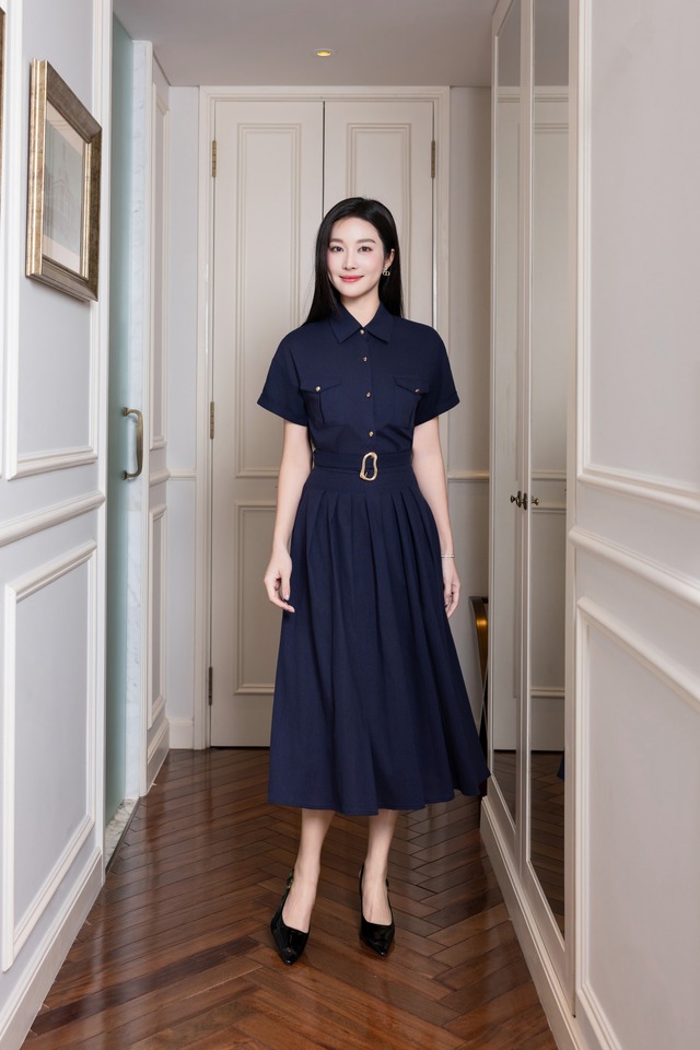 5 chiếc váy midi sang trọng, hợp cả đi làm lẫn đi tiệc cuối năm- Ảnh 1. 5 chiếc váy midi sang trọng, hợp cả đi làm lẫn đi tiệc cuối năm- Ảnh 1.