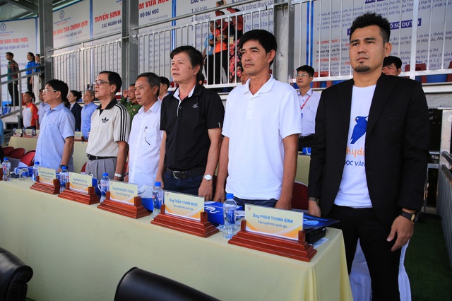 H&agrave;ng ng&agrave;n người &lsquo;tiếp lửa&rsquo; lễ khai mạc v&ograve;ng loại T&acirc;y Nam bộ TNSV THACO cup 2026- Ảnh 7.