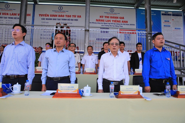 H&agrave;ng ng&agrave;n người &lsquo;tiếp lửa&rsquo; lễ khai mạc v&ograve;ng loại T&acirc;y Nam bộ TNSV THACO cup 2026- Ảnh 4.