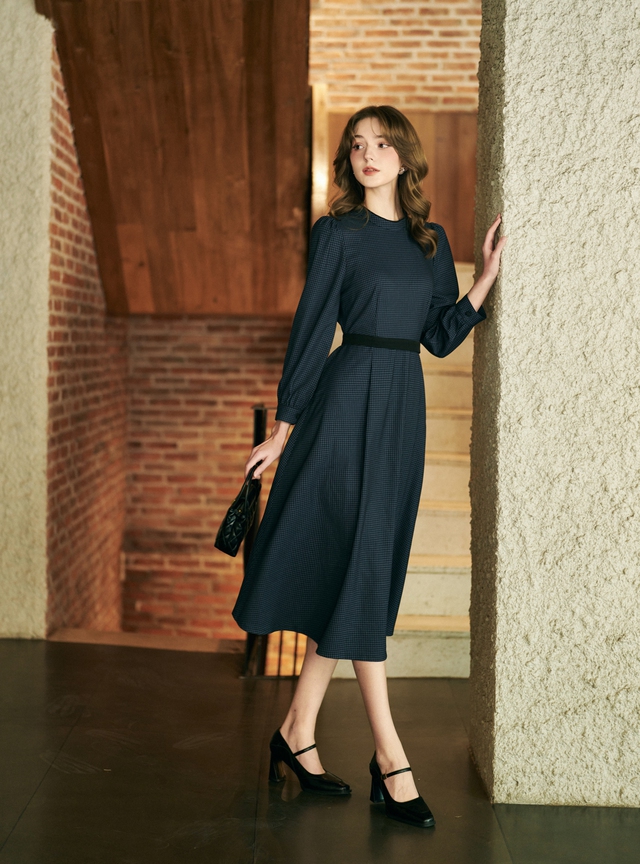 5 mẫu giày cao gót cho nàng công sở thỏa sức phối đồ- Ảnh 1.