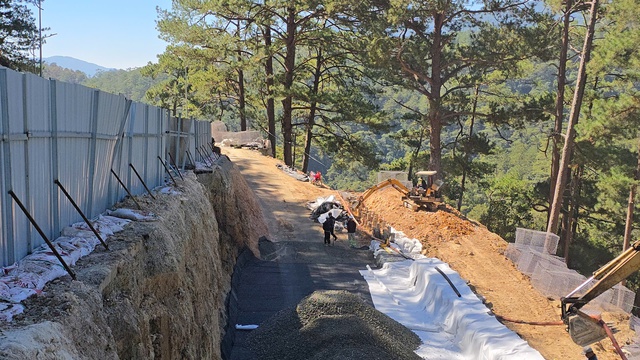 C&aacute;c phương tiện được lưu th&ocirc;ng qua đ&egrave;o Prenn để v&agrave;o Đ&agrave; Lạt- Ảnh 2.