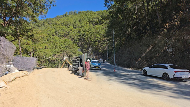 C&aacute;c phương tiện được lưu th&ocirc;ng qua đ&egrave;o Prenn để v&agrave;o Đ&agrave; Lạt- Ảnh 5.