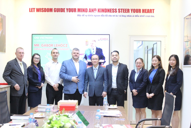 Tổng l&atilde;nh sự Hungary tại TP.HCM mong th&ecirc;m nhiều người Việt tới Hungary học tập, l&agrave;m việc - Ảnh 1.