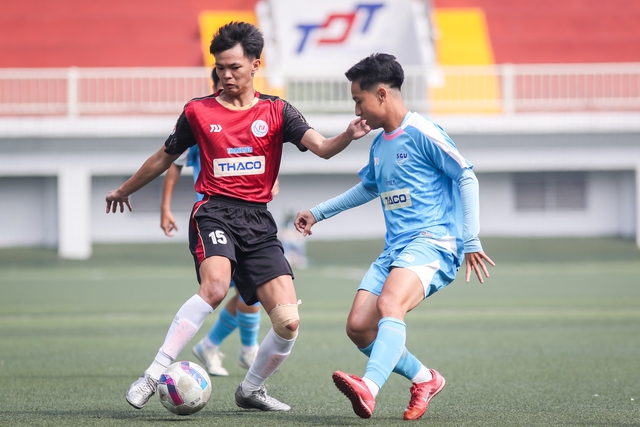 Trường ĐH Quốc tế Sài Gòn 0-5 Trường ĐH Quy Nhơn: Đội bóng đất võ thắng ấn tượng - Ảnh 2.