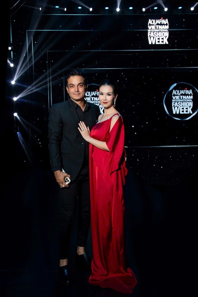 Võ Hạ Trâm và chồng Ấn Độ sau 7 năm 'về chung nhà'- Ảnh 6. Võ Hạ Trâm và chồng Ấn Độ sau 7 năm 'về chung nhà'- Ảnh 6.