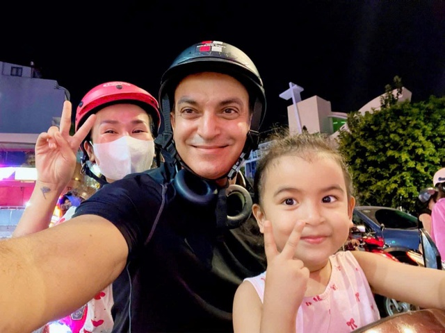 Võ Hạ Trâm và chồng Ấn Độ sau 7 năm 'về chung nhà'- Ảnh 2. Võ Hạ Trâm và chồng Ấn Độ sau 7 năm 'về chung nhà'- Ảnh 2.