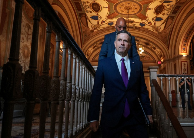 Giám đốc CIA đến Venezuela gặp Tổng thống lâm thời để cải thiện quan hệ - Ảnh 1.