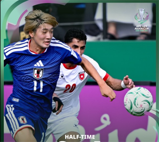 U.23 Nhật Bản thắng ngược nhờ &lsquo;đấu s&uacute;ng&rsquo; nghẹt thở, Jordan lỡ cơ hội tạo địa chấn: Đội đầu ti&ecirc;n v&agrave;o b&aacute;n kết- Ảnh 1.