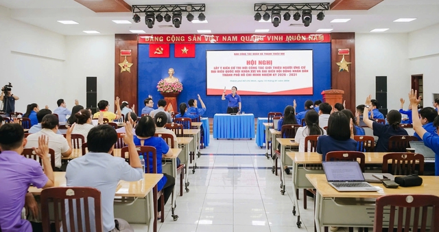 Giới thiệu nh&acirc;n sự Th&agrave;nh đo&agrave;n ứng cử đại biểu Quốc hội kh&oacute;a XVI v&agrave; đại biểu HĐND TP.HCM - Ảnh 1.