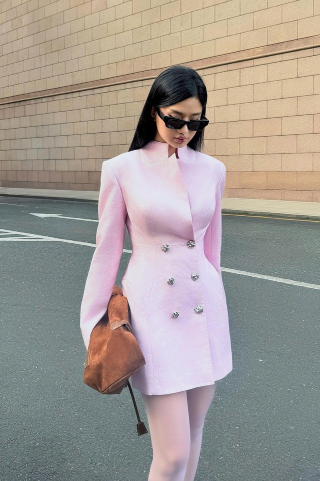 Blazer thắt eo vừa thanh lịch, tinh tế vừa tạo vẻ ngoài chuyên nghiệp- Ảnh 8.