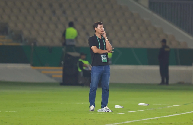 Truyền thông Hàn Quốc ca ngợi 'phép màu Kim Sang-sik tiếp tục càn quét châu Á'- Ảnh 1. Truyền thông Hàn Quốc ca ngợi 'phép màu Kim Sang-sik tiếp tục càn quét châu Á'- Ảnh 1.