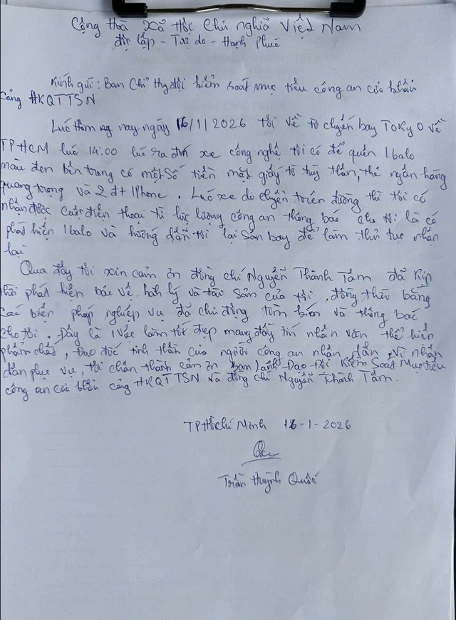 C&ocirc;ng an T&acirc;n Sơn Nhất trả t&agrave;i sản hơn 1 tỉ đồng cho nhiều kh&aacute;ch l&agrave;m rơi - Ảnh 3.