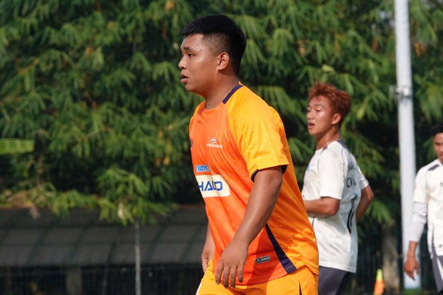 Vợ chồng U.60 đến đất sen hồng cổ vũ 'Ronaldo b&eacute;o' tại TNSV THACO cup 2026- Ảnh 4.