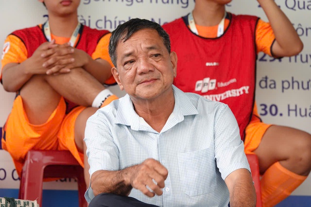 Vợ chồng U.60 đến đất sen hồng cổ vũ 'Ronaldo b&eacute;o' tại TNSV THACO cup 2026- Ảnh 2.