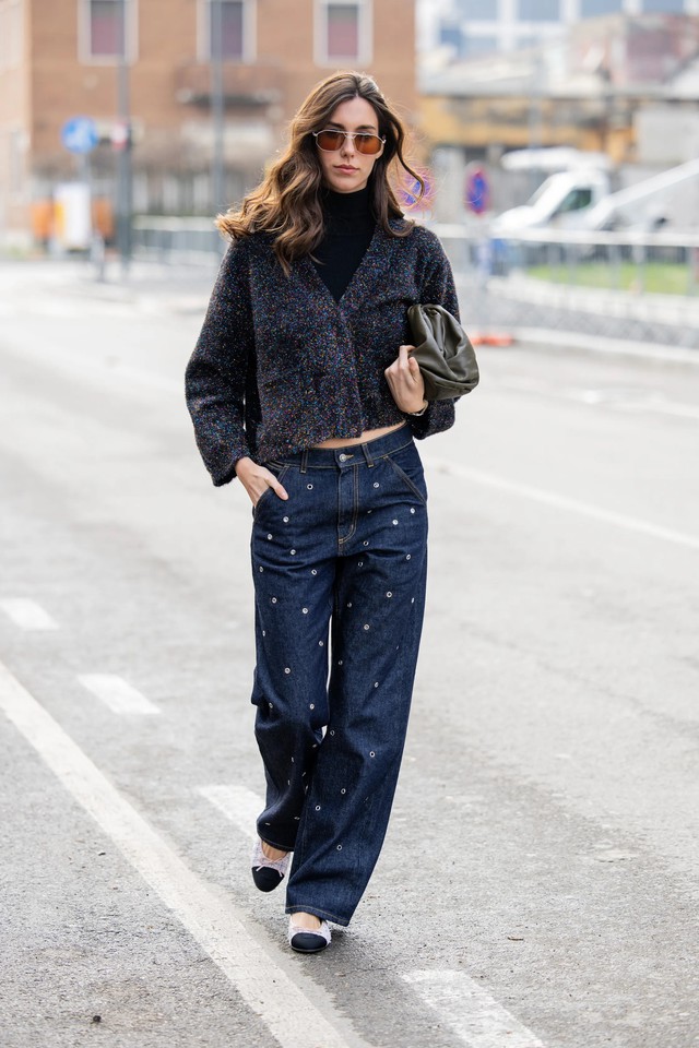 Xu hướng quần jeans lấp lánh đang làm bừng sáng năm 2026- Ảnh 1.