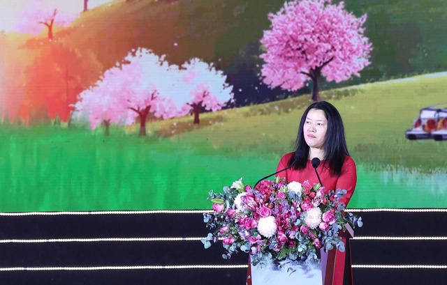 Mai anh đ&agrave;o Đ&agrave; Lạt rực rỡ sắc xu&acirc;n trong đ&ecirc;m khai hội- Ảnh 2.