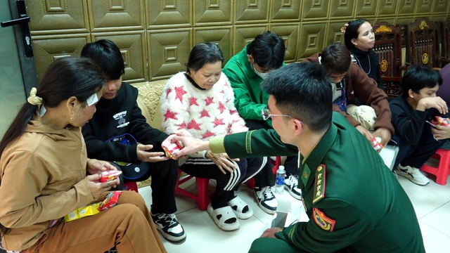 C&ocirc;ng an tỉnh Gia Lai hỗ trợ hồi hương 9 c&ocirc;ng d&acirc;n vượt bi&ecirc;n- Ảnh 2.