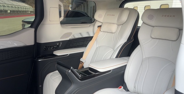 H&eacute; lộ thời điểm Zeekr mang xe điện hạng sang về Việt Nam - Ảnh 4.